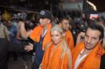 Paris Hilton visits Siddhivinayak Temple in Mumbai on 3rd Dec 2012 (35).JPG